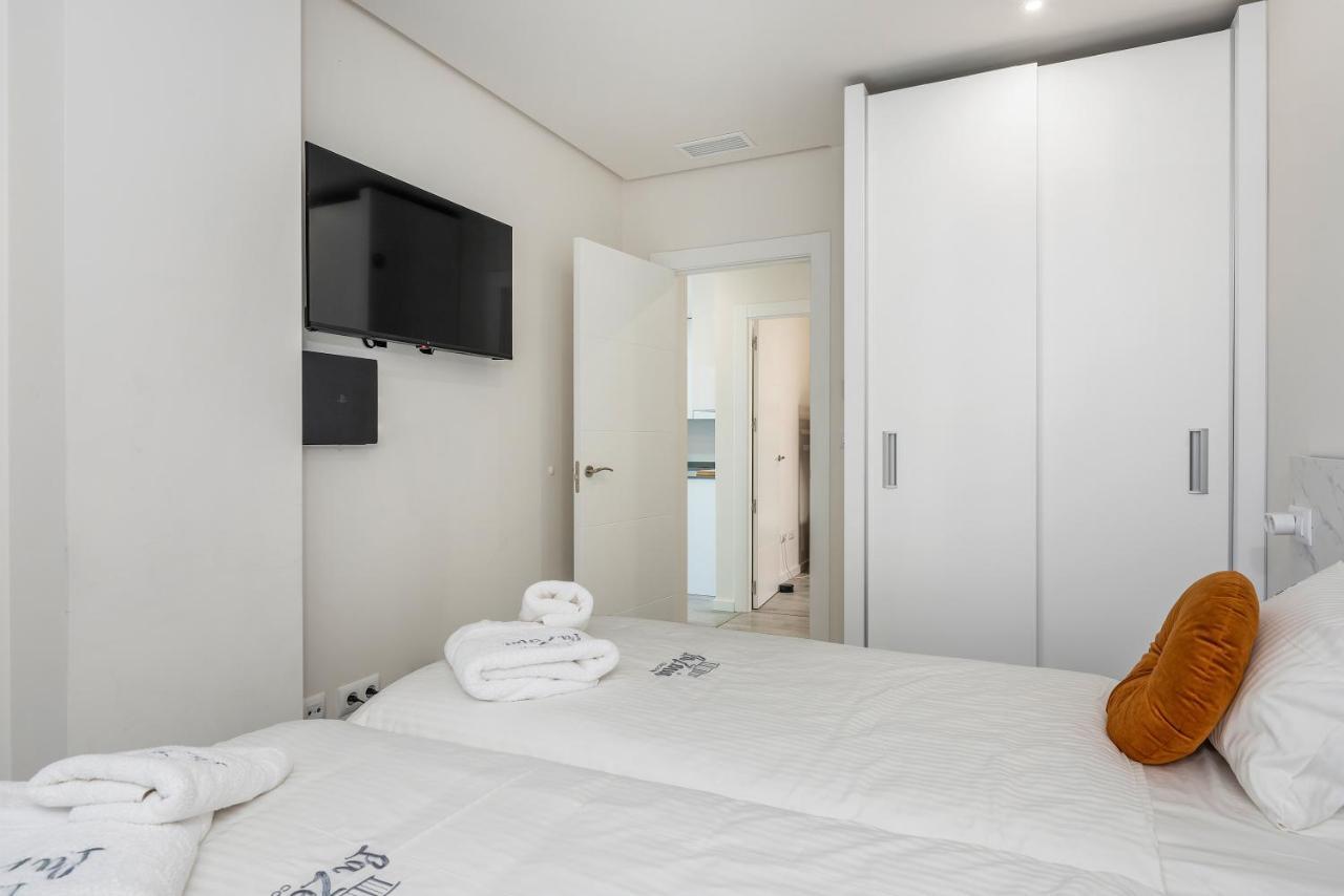 Апартаменты La Zenia Cocoon - Luxury Penthouse With Jacuzzi, 2 Pools, Indoor Heated Pool, Sauna, Gym, Playstation Dehesa de Campoamor  Экстерьер фото